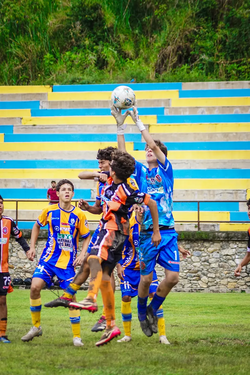 Comenzó la segunda ronda de la Liga Élite Juvenil Suraki en Mérida